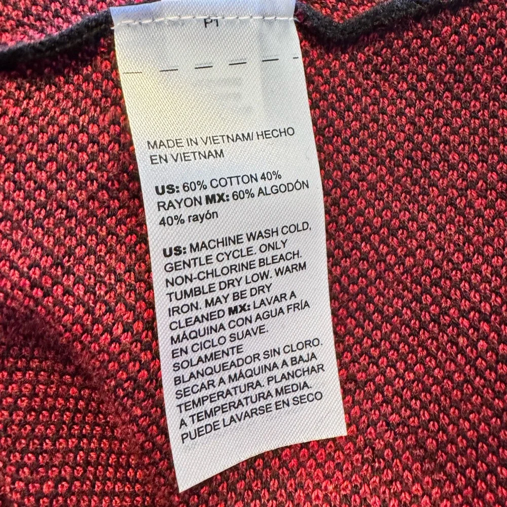 Chico's Womens Black Red Floral Tunic Sweater Pullover Size 2, US L - Picture 6 of 7